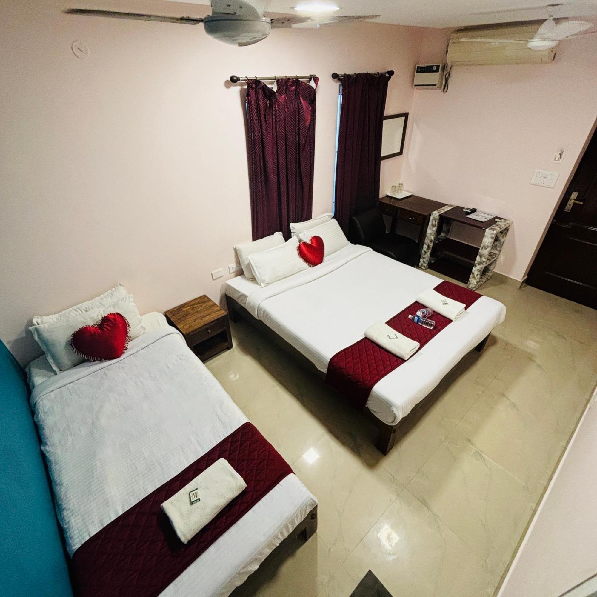 Serenity Sands Beach Resort بونديتْشيري المظهر الخارجي الصورة